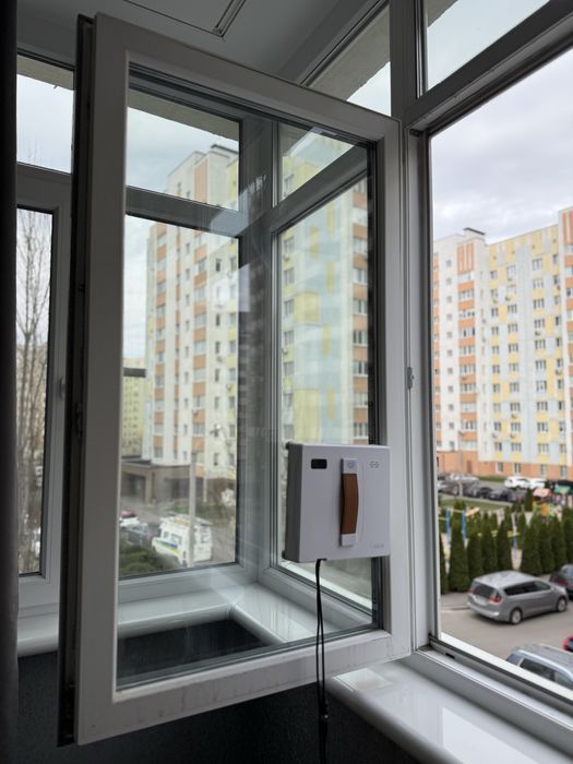 Оренда робота для миття вікон