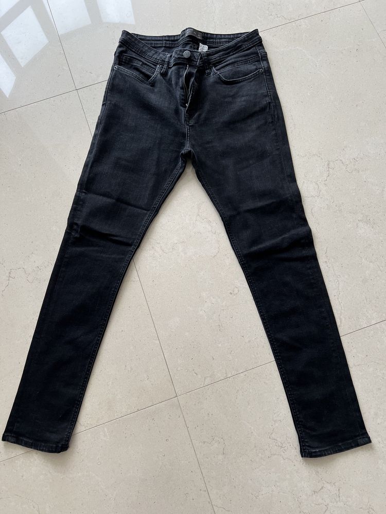 Calça skinny preta