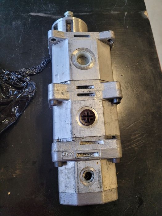 Pompa hydrauliczna olejowa BIZON Bs z110 hydrostatic  DYNAMIC