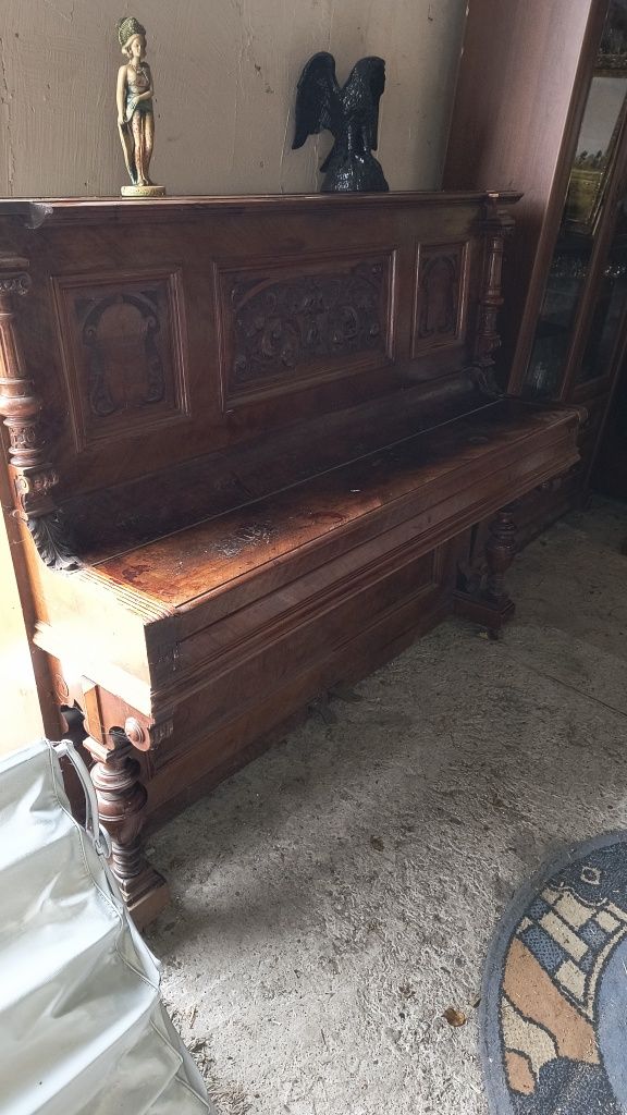 Stare pianino secesja