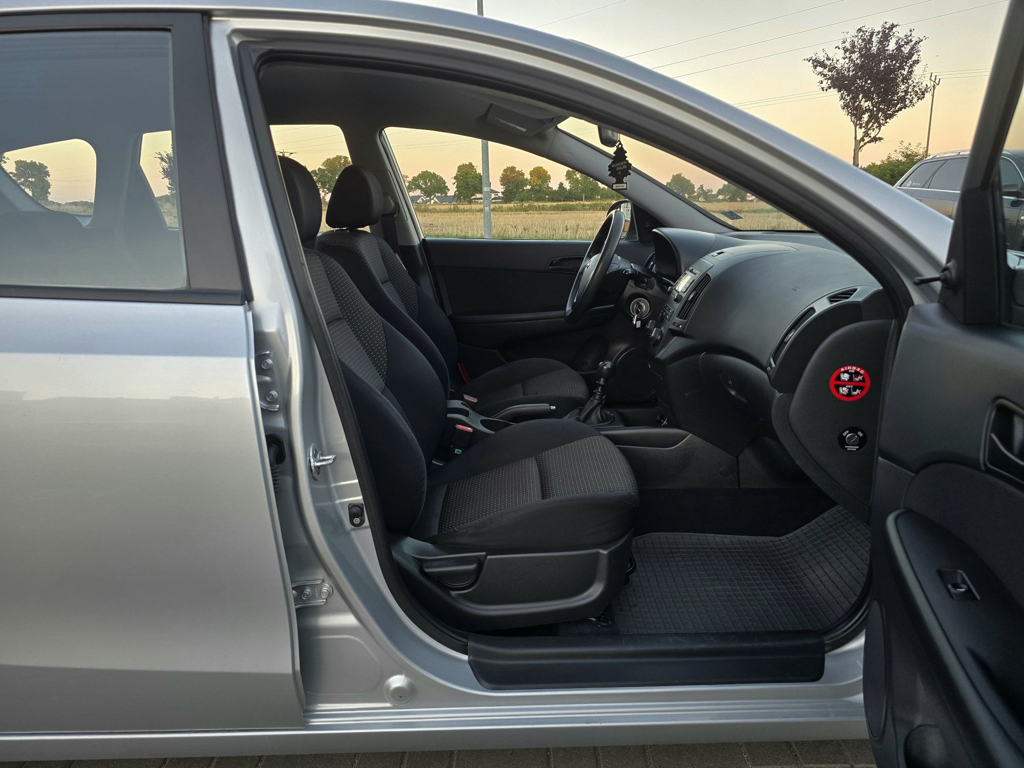 HYUNDAI i30 CW Super Stan 1.6! BENZYNA   Bez Korozji Niski Przebie