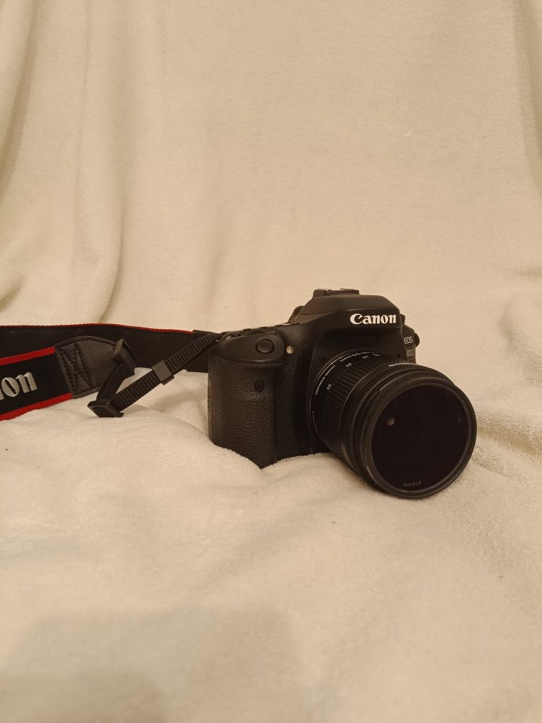 Aparat fotograficzny Canon EOS 80d + obiektyw 18-55mm