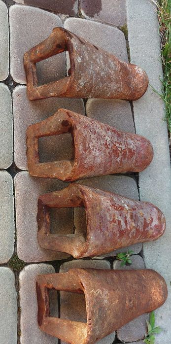 4 чавунні ніжки  для ванни.