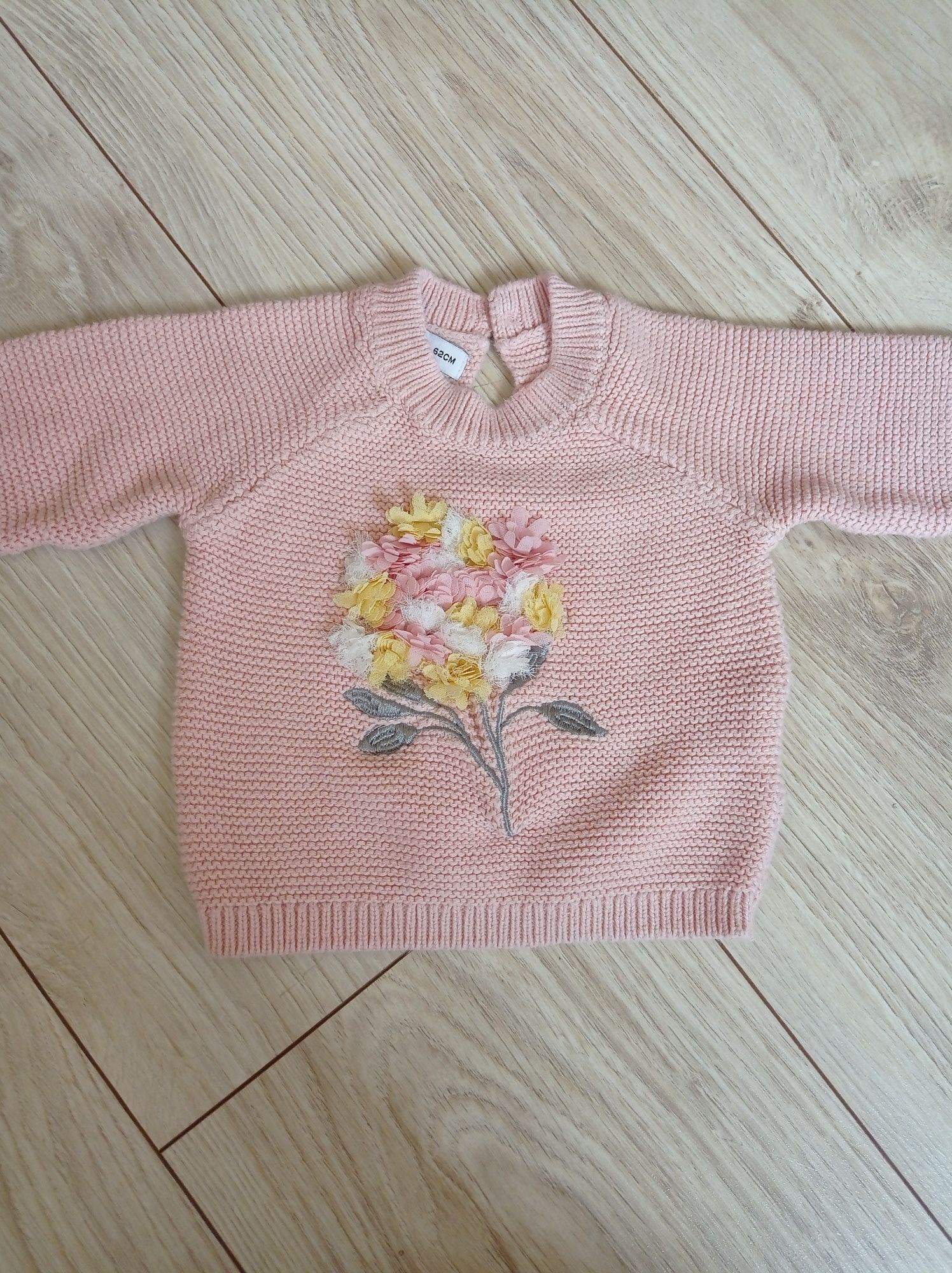 Sweter sweterek z kwiatkami 62