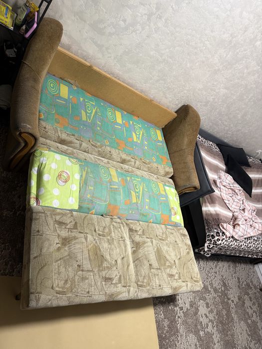 Дарую диван розкладний