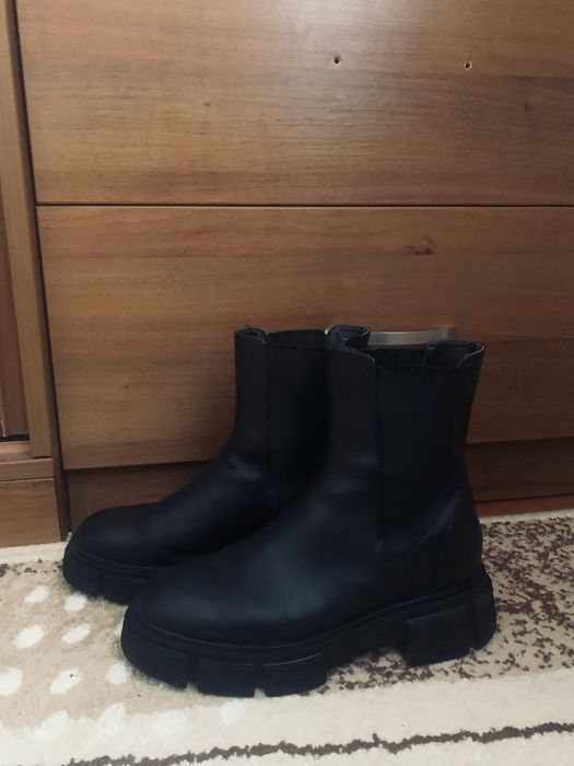 Ботинки осінні жіночі