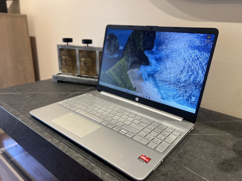 Portátil HP Ryzen7 5700/16Gb Ram/SSD 512Gb/Ecrã Full HD