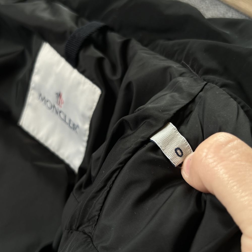 Пуховик moncler оригінал монклер жіночий оригінальний чорний куртка