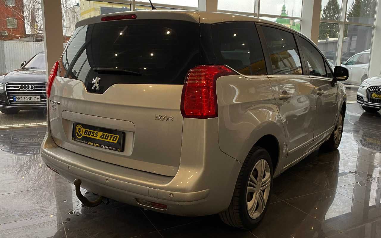 Peugeot 5008 2011