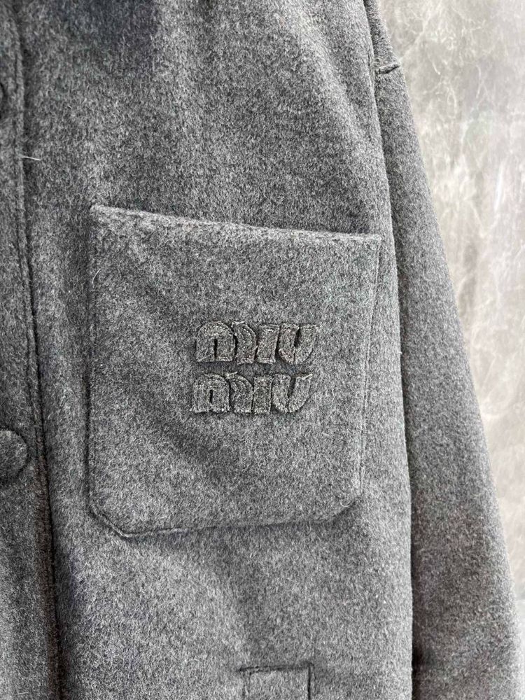Шерстяна куртка miu miu на пуху