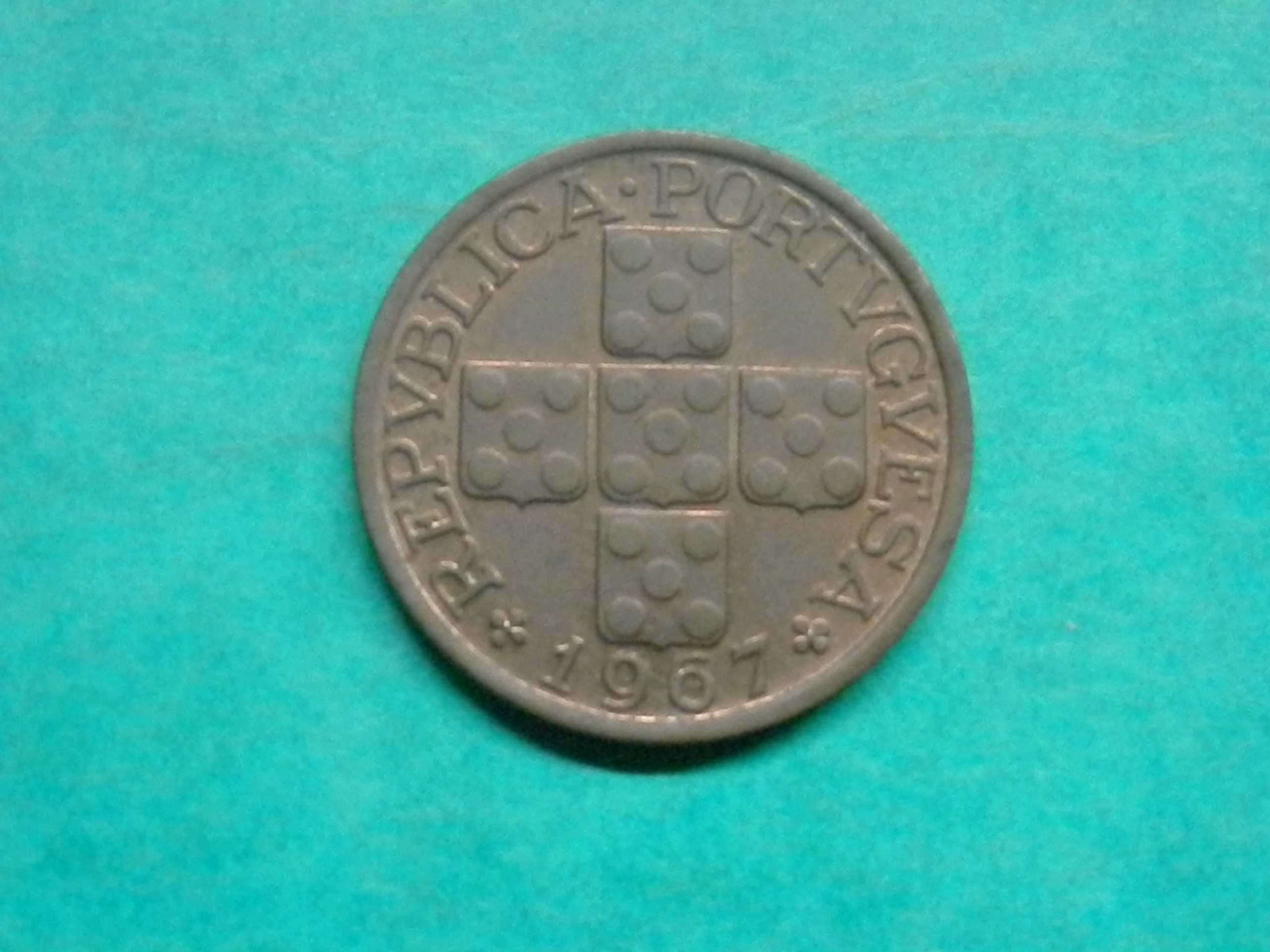 1202 - 3 de XX cent. 1965, 1966 e 1967, novas, por 3,50 já c/portes