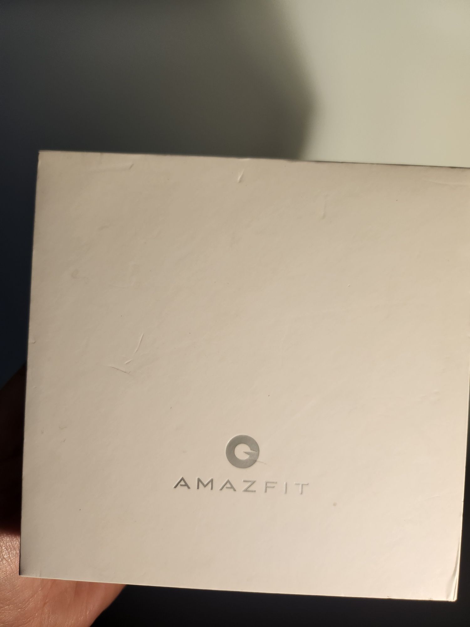 Smartwatch Amazfit GTR z akcesoriami