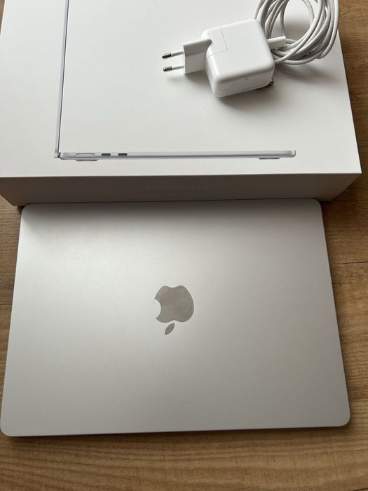 MacBook Air Model A2681