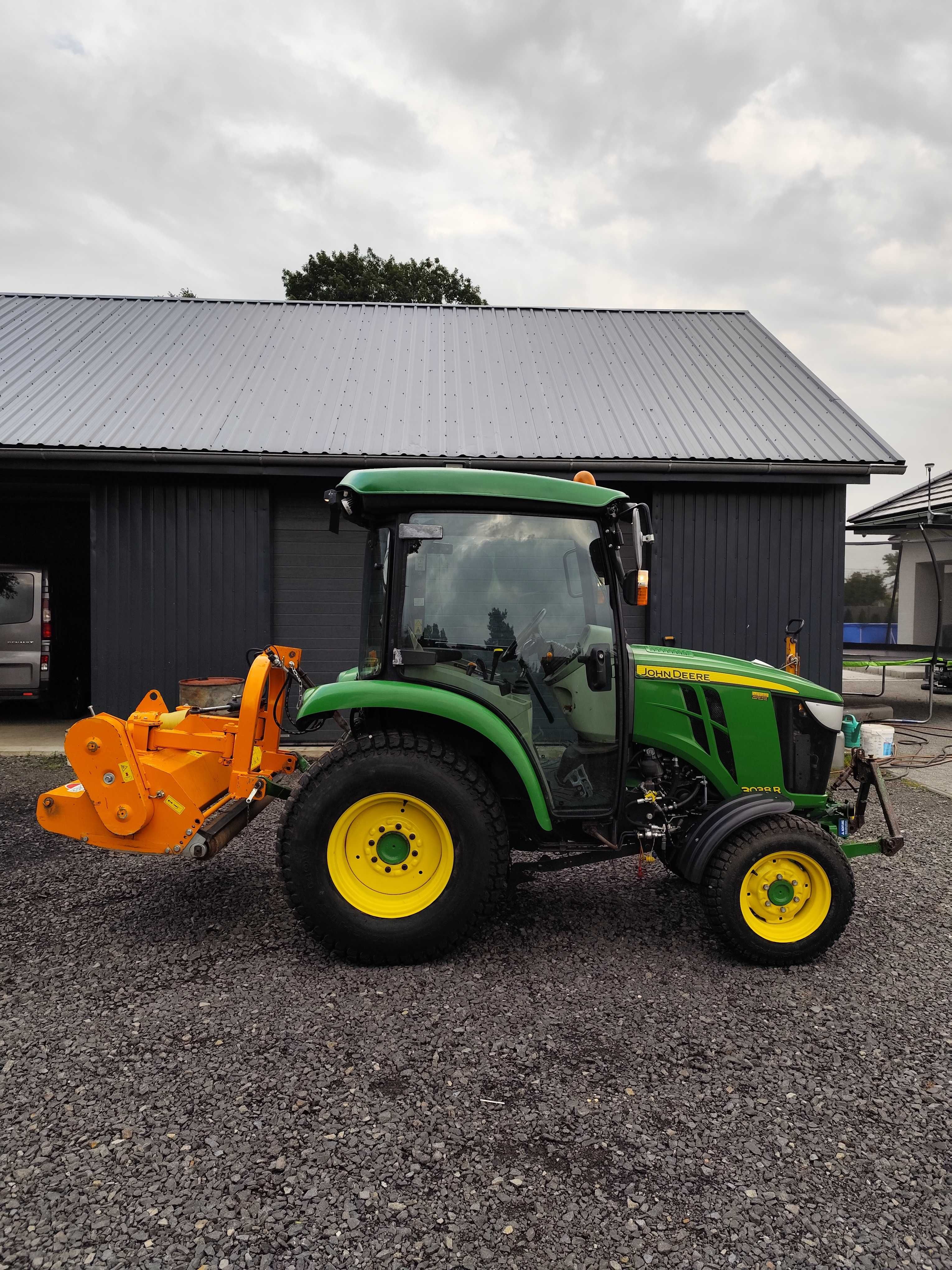 John Deere 3038R Traktor Kosiarka 2017 rok Klima Ogrzewanie Nowe Opony