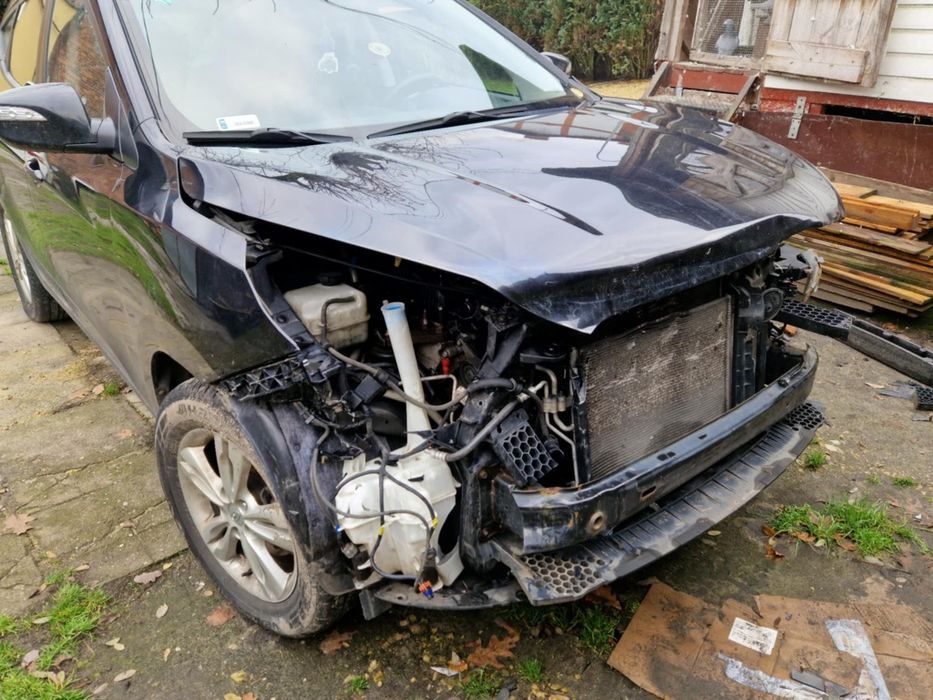 Samochód Hyundai ix35 po kolizji