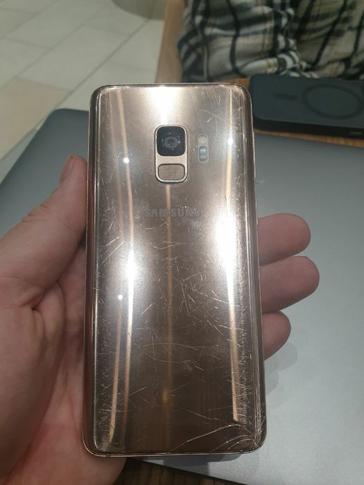 Продам Samsung s9 64 без выгораний