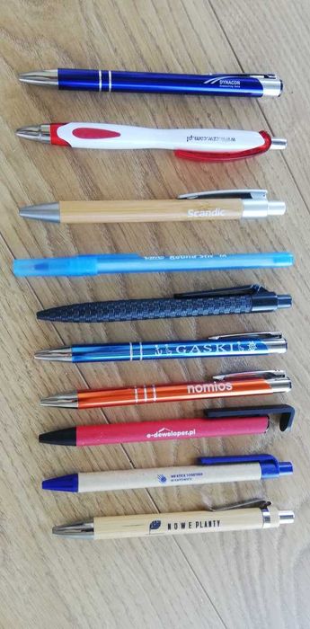 Długopisy firmowe różne 10 sztuk dlugopis do szkoły - komplet