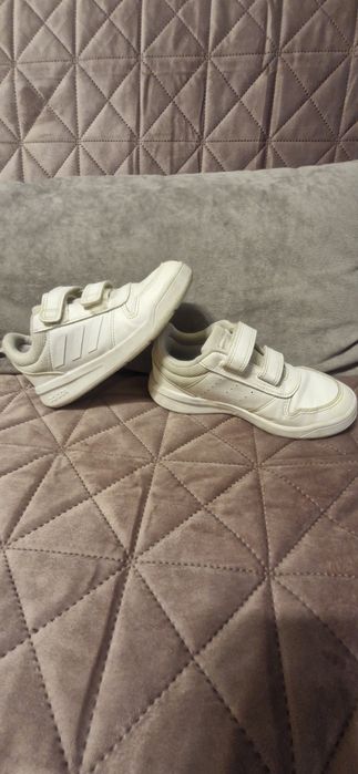 Кросівки  adidas  31 розмір