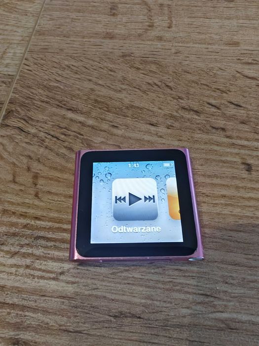 iPod Nano 6. generacji 16 GB + JBL On Stage Micro II