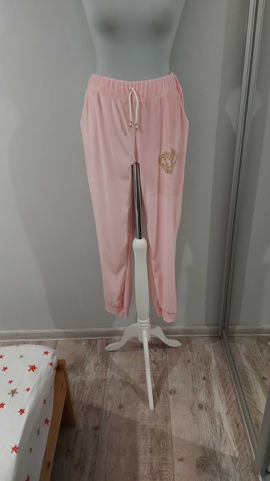 Dres welurowy z koroną