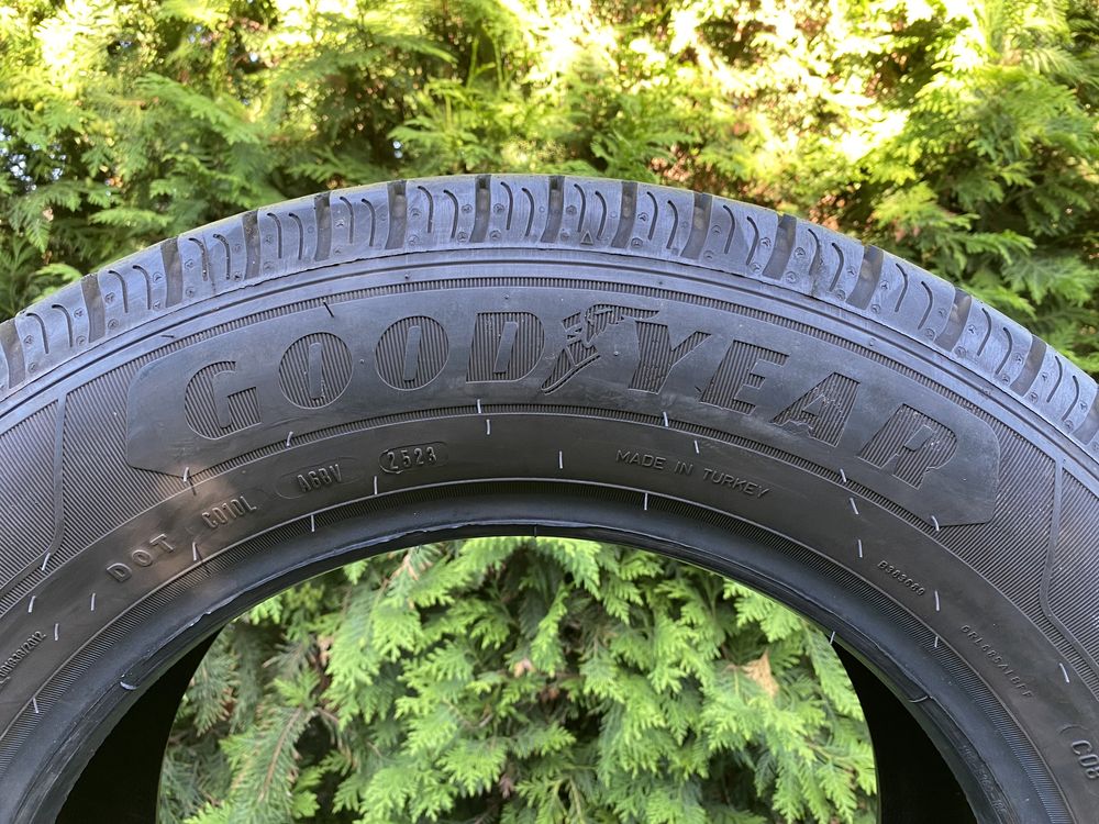 Літня резина 215/65 R-16C GoodYear