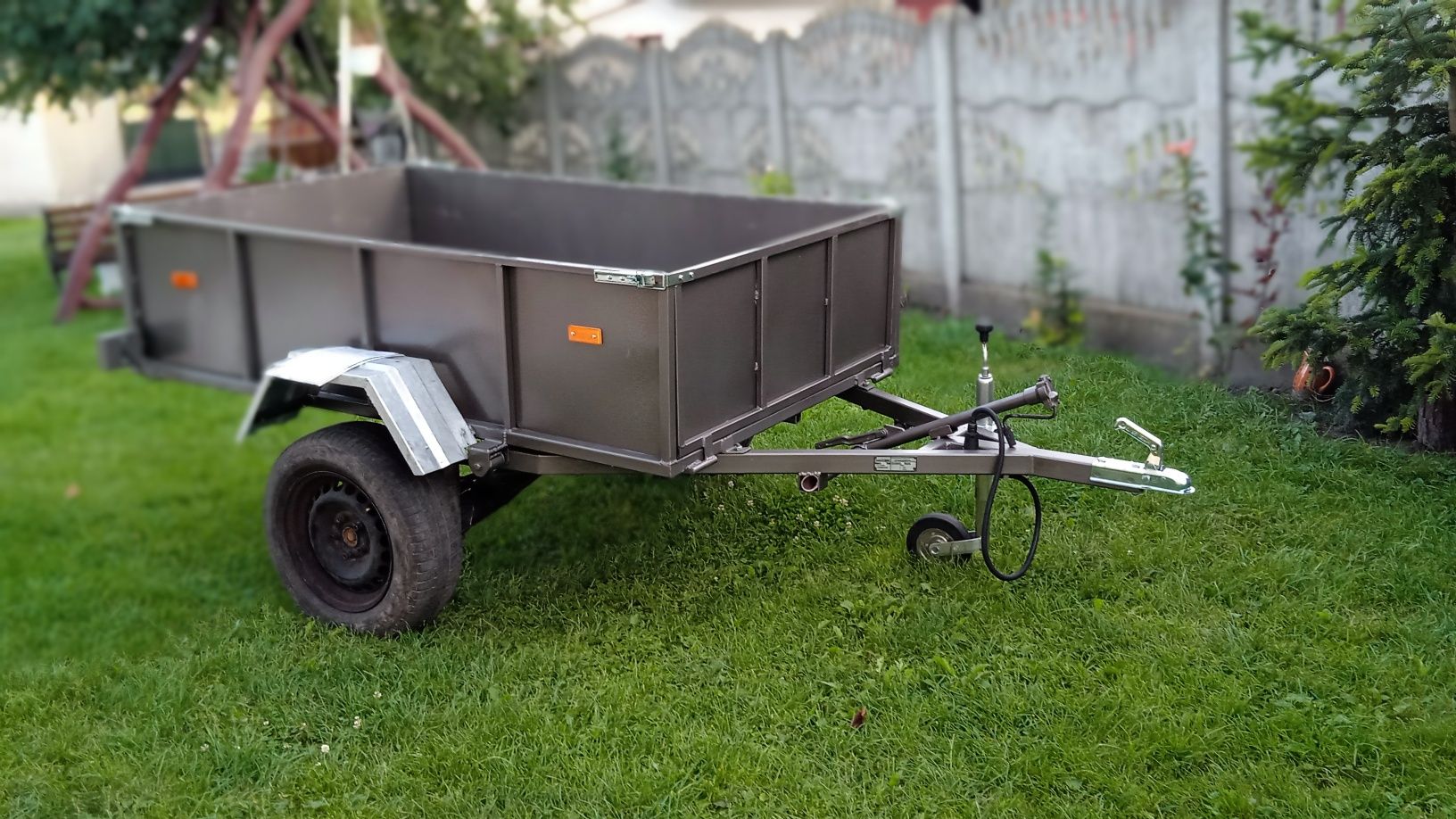 Причепи до легкових автомобілів