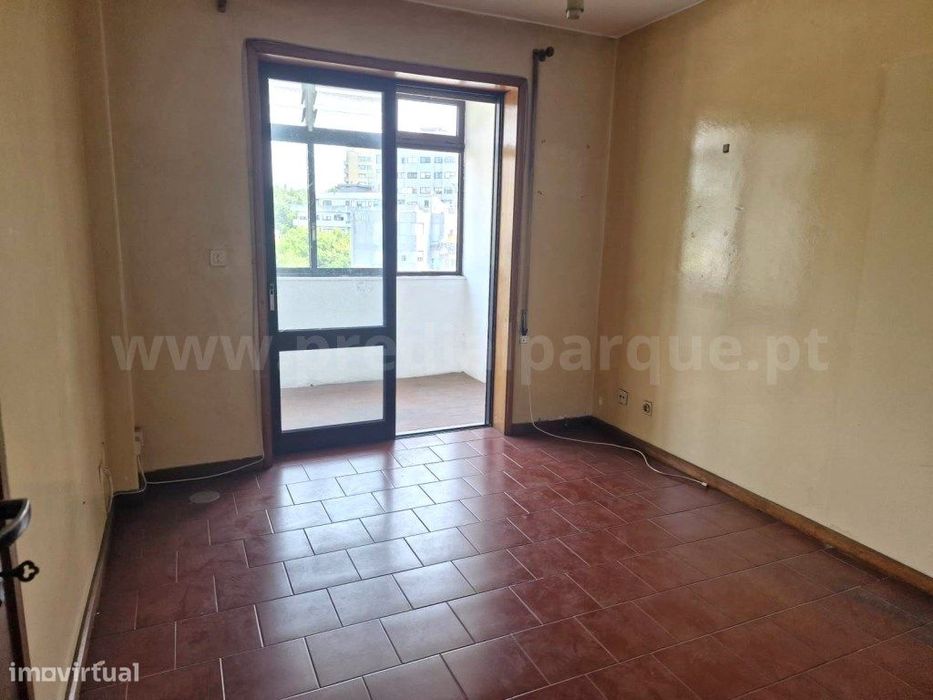 Apartamento T1+1 com varanda , Boavista