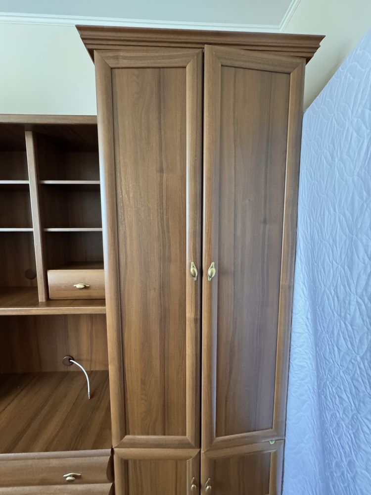 Стінка у вітальню