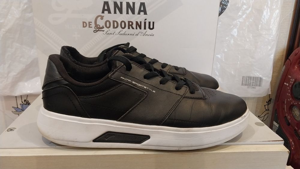 Продам мужские демисезонные лёгкие кроссовки - сникерсы Anta