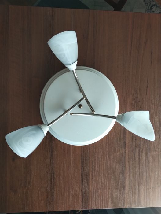 Lampa sufitowa potrójna