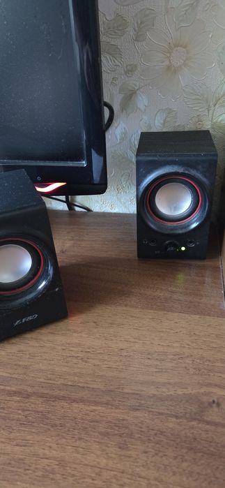 Акустические компьютерные колонки