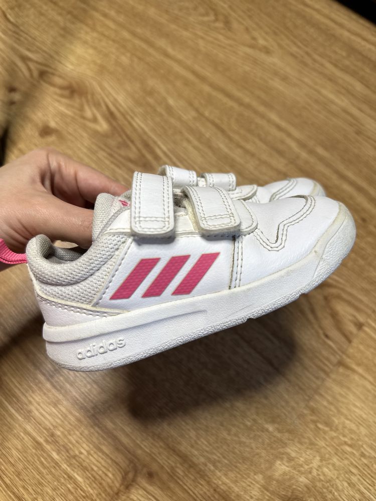 Кросівки adidas