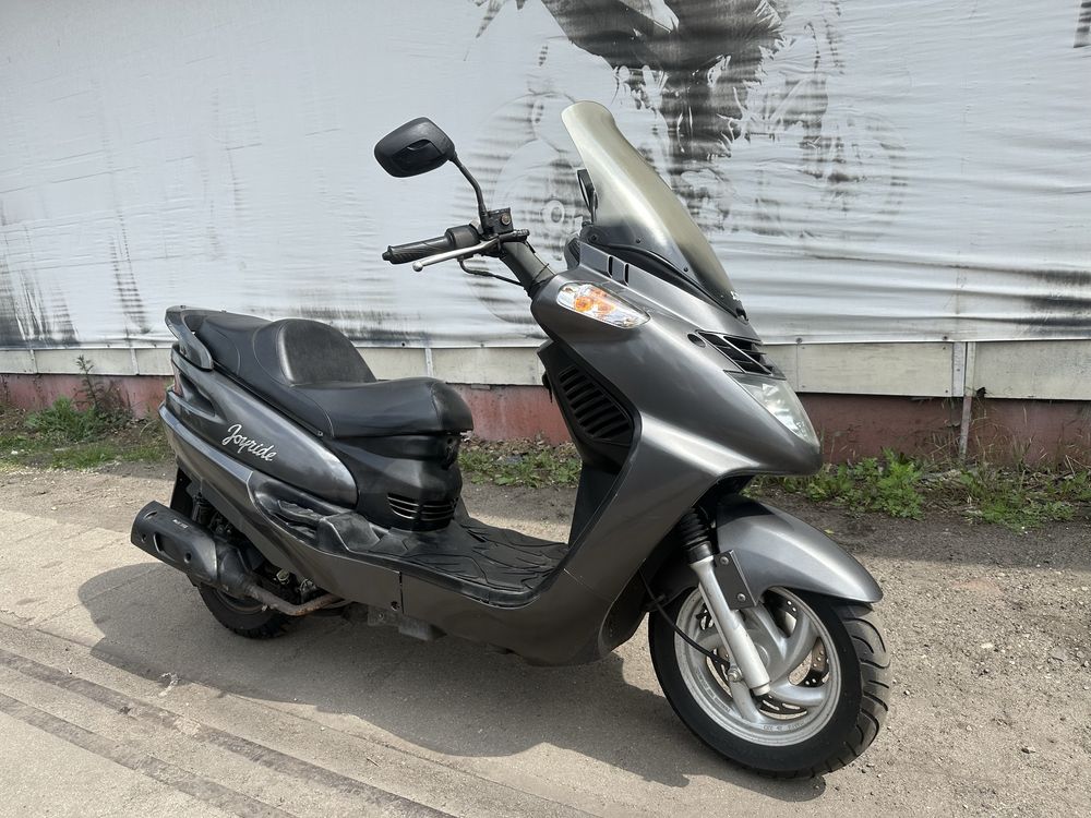 Sym Joyride 125 skuter w calosci
