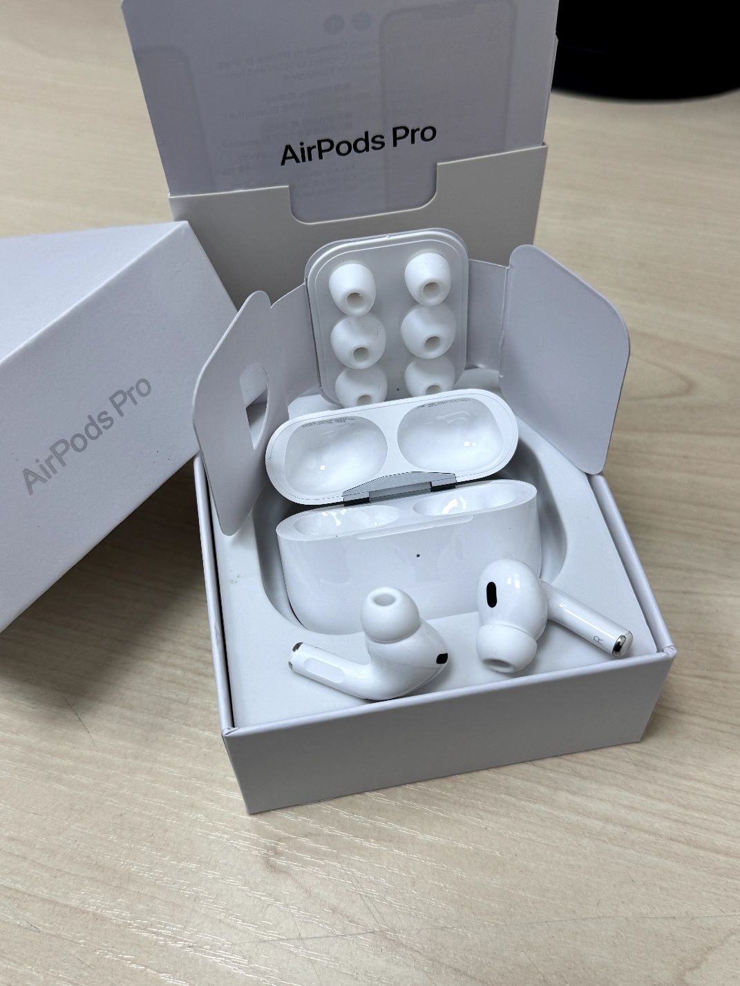 Навушники Apple AirPods Pro 2