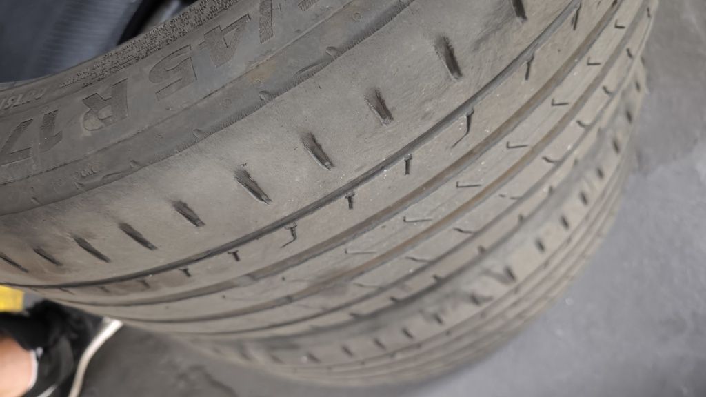 2  pneus 235/45/17 (30€ para todos) Porto