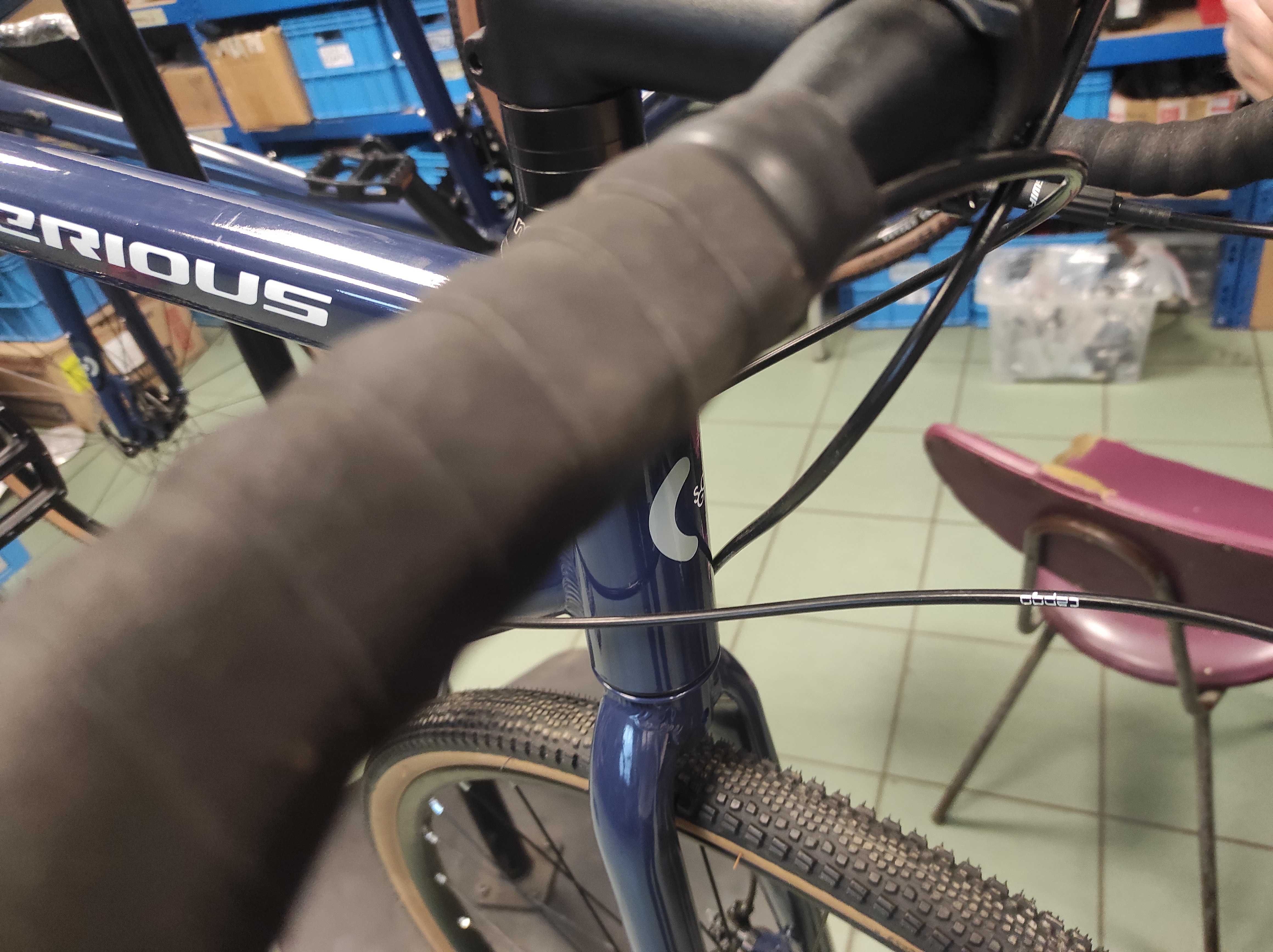 Обмотка для руля шоссейного велосипеда с клейкой основой
