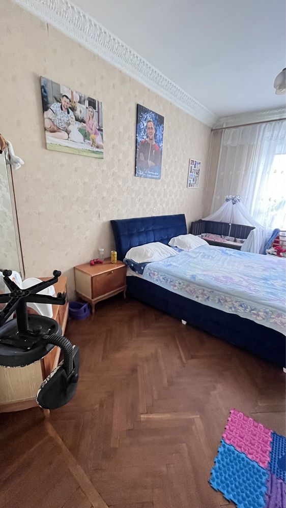 Продаю 3-х комнатную квартиру в центре