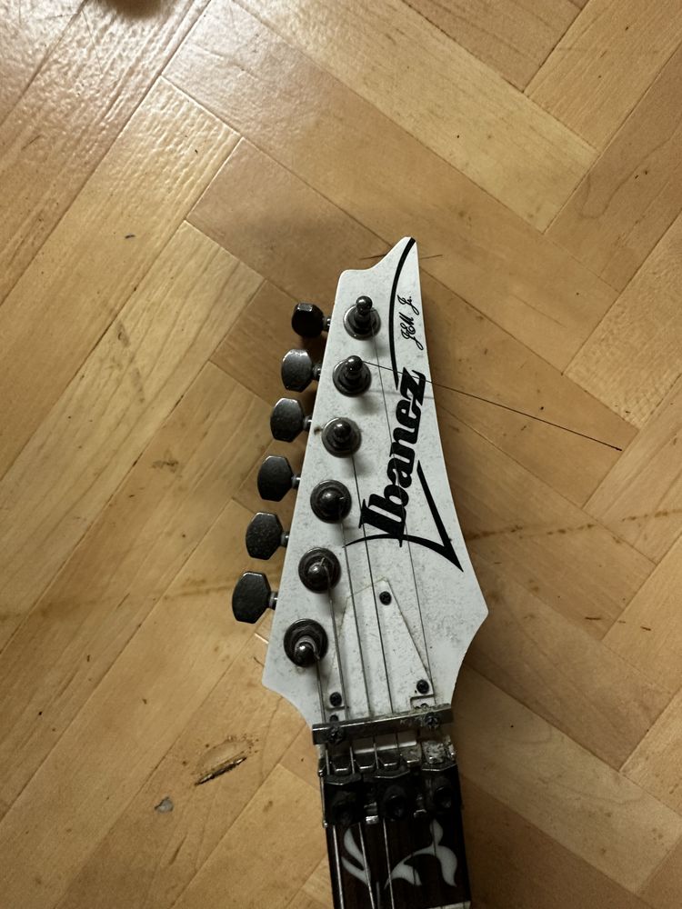 Guitarra Ibanez JEM JR