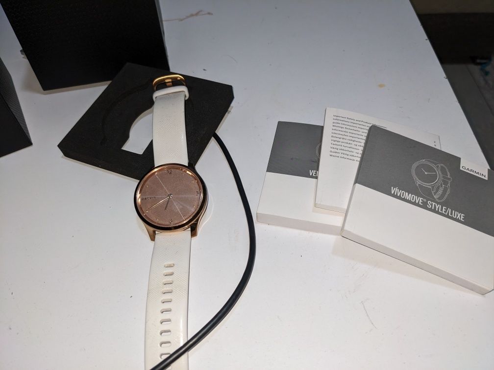 Smartwatch Garmin vivomove luxe damski
