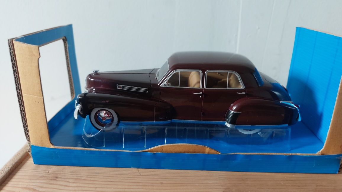 Cadillac Fleetwood Series 60 Special Sedan 1941 1:18