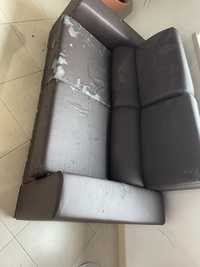 Sofa preto gasto