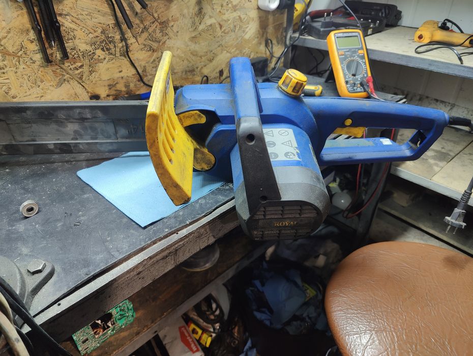 Пила ланцюгова Einhell Royal EKS1840