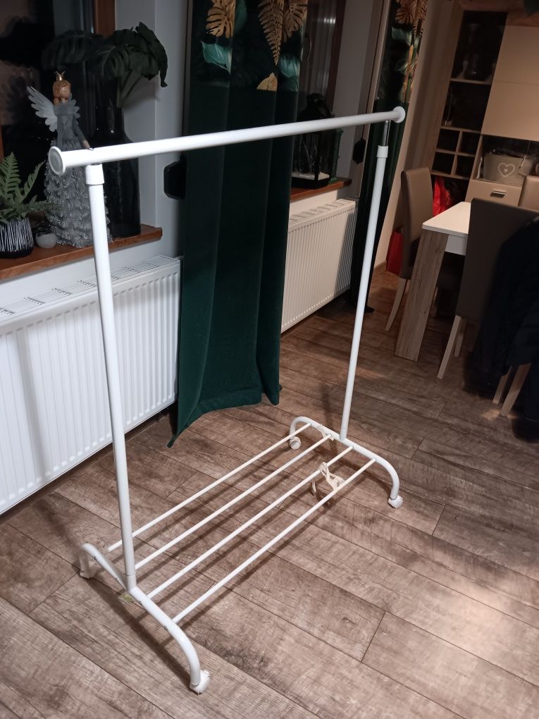 Stojak na ubrania