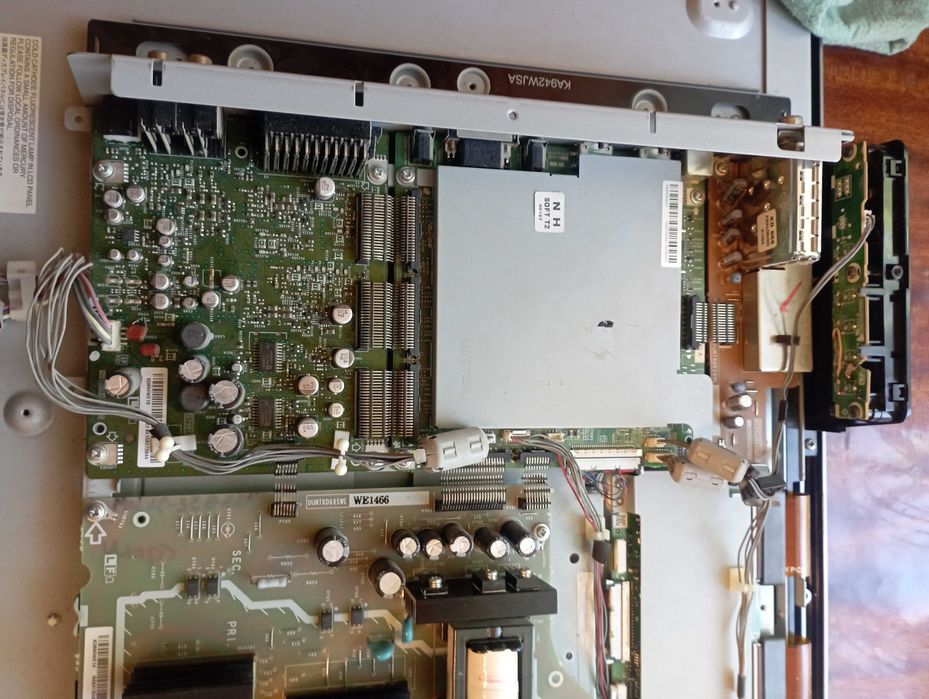 Sharp LC-32RA1E на запчастини