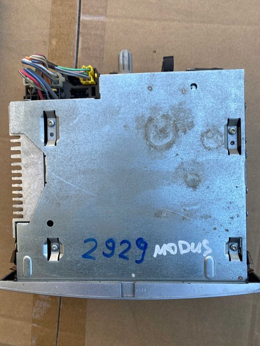 Radio fabryczne Oryginalne Modus 8200.529. 115 z kodem