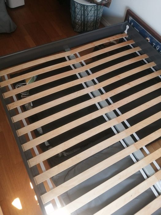Cama de casal em aço-inox IKEA c/ estrado