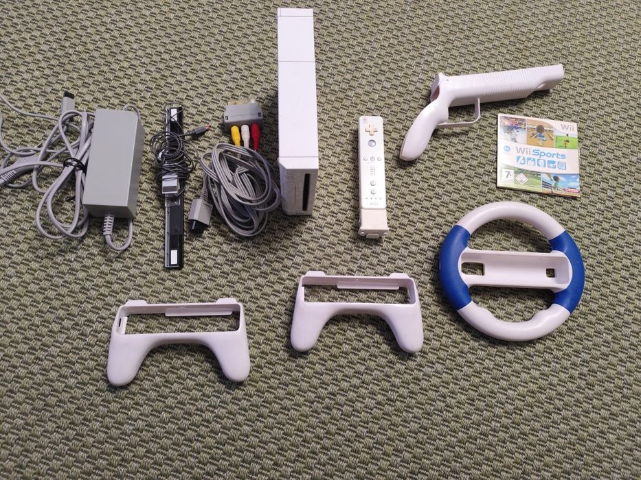 Nintendo Wii Branca + jogo + acessórios
