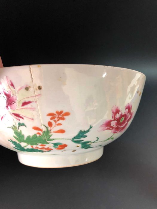 Grande taça chinesa em porcelana de exportação Família Rosa