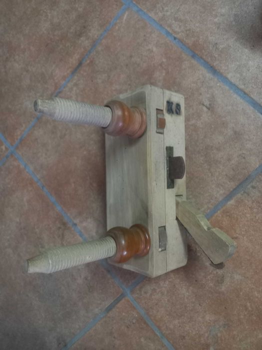 Varias ferramentas de carpintaria antigas