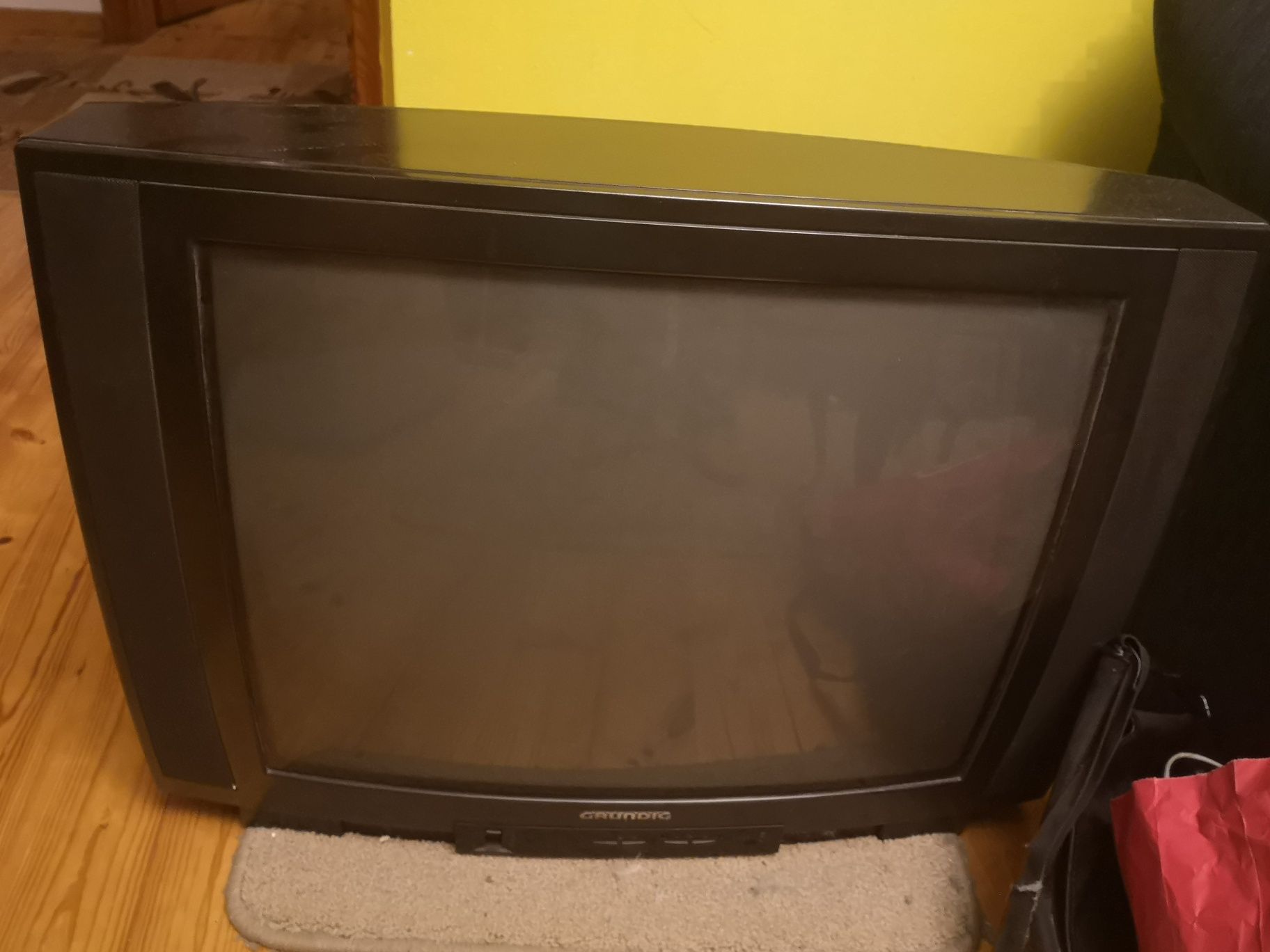 Telewizor grundig 28 cali uszkodzony